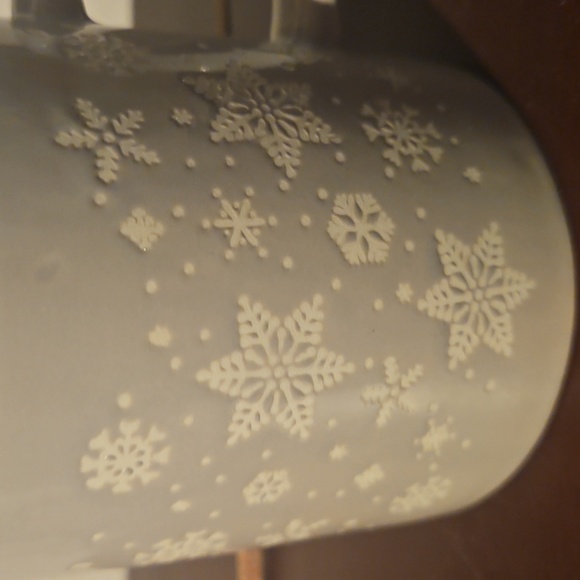 PLACE&TIME Gray Ceramic Coffee Mug-White Snowflake Pattern-Inside "LET IT SNOW" - Picture 7 of 8